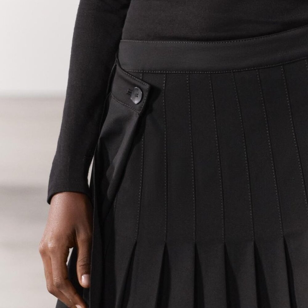 NWT ZARA PLEATED SKIRT ZW COLLECTION BLACK - Picture 4 of 10